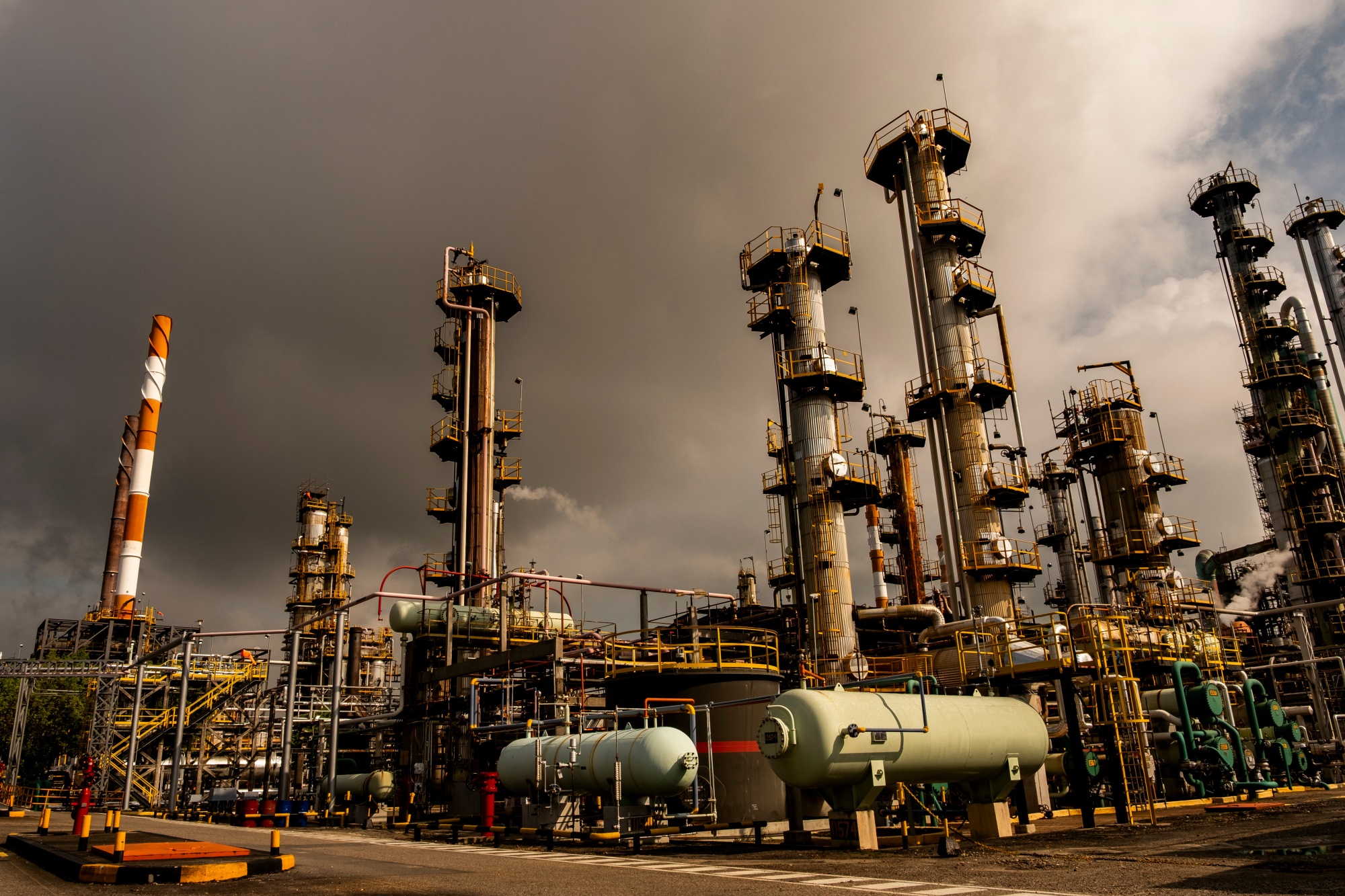 Oil Rises for a Third Day as Focus Shifts to Iranian Protests