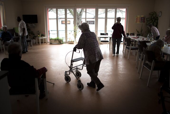 150 Years Red Cross: Senior Citizens Care