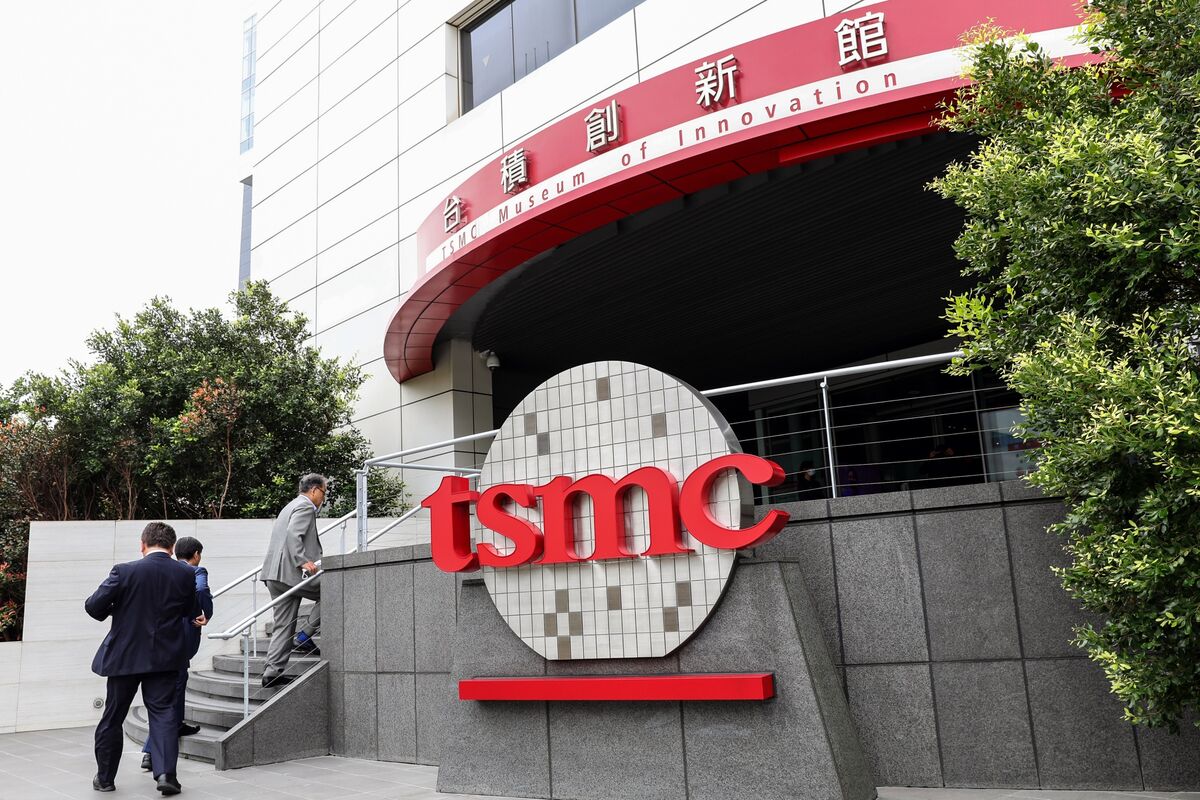US Pulls TSMC’s Waiver for China Shipments of Chip Supplies