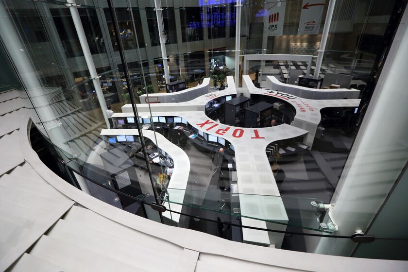 Japan's Nikkei 225 Stock Average Rises Above 16,000 For First Time Since 2007