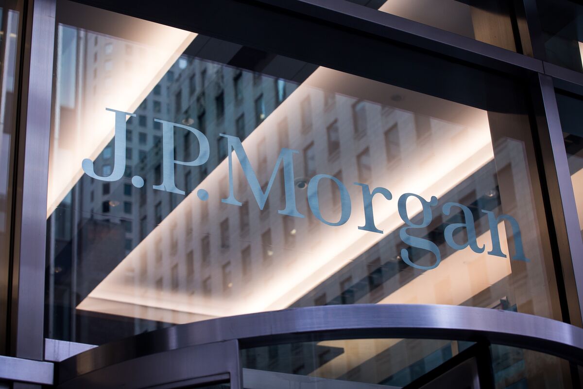 JPMorgan Sends Some Traders Home After Worker Gets Covid-19 image