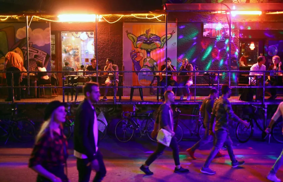 London Clubs and Nightlife Need Berlin-Style Attention - Bloomberg