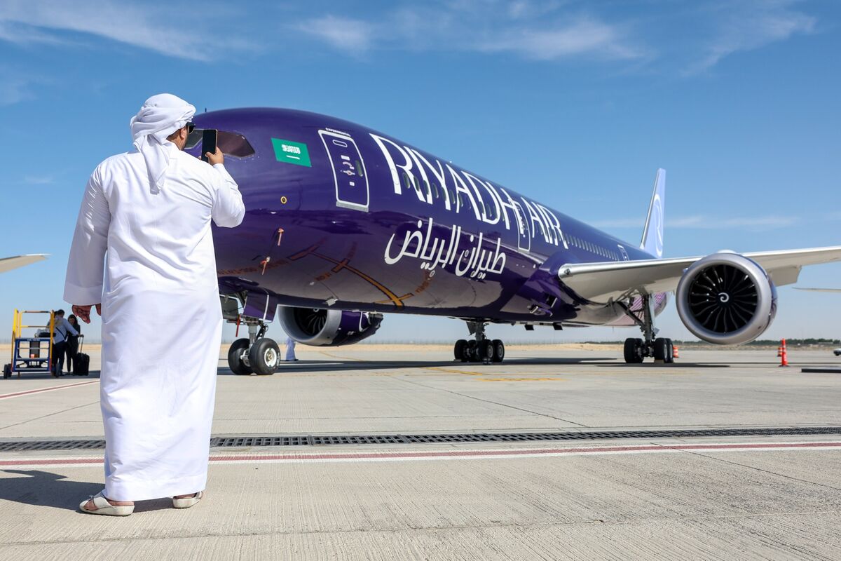 NEW! RIYADH air / サウジ DUBAIショー 1/150 Riyadh Air Reveals Its Second Livery For Dubai Air Show | Airline