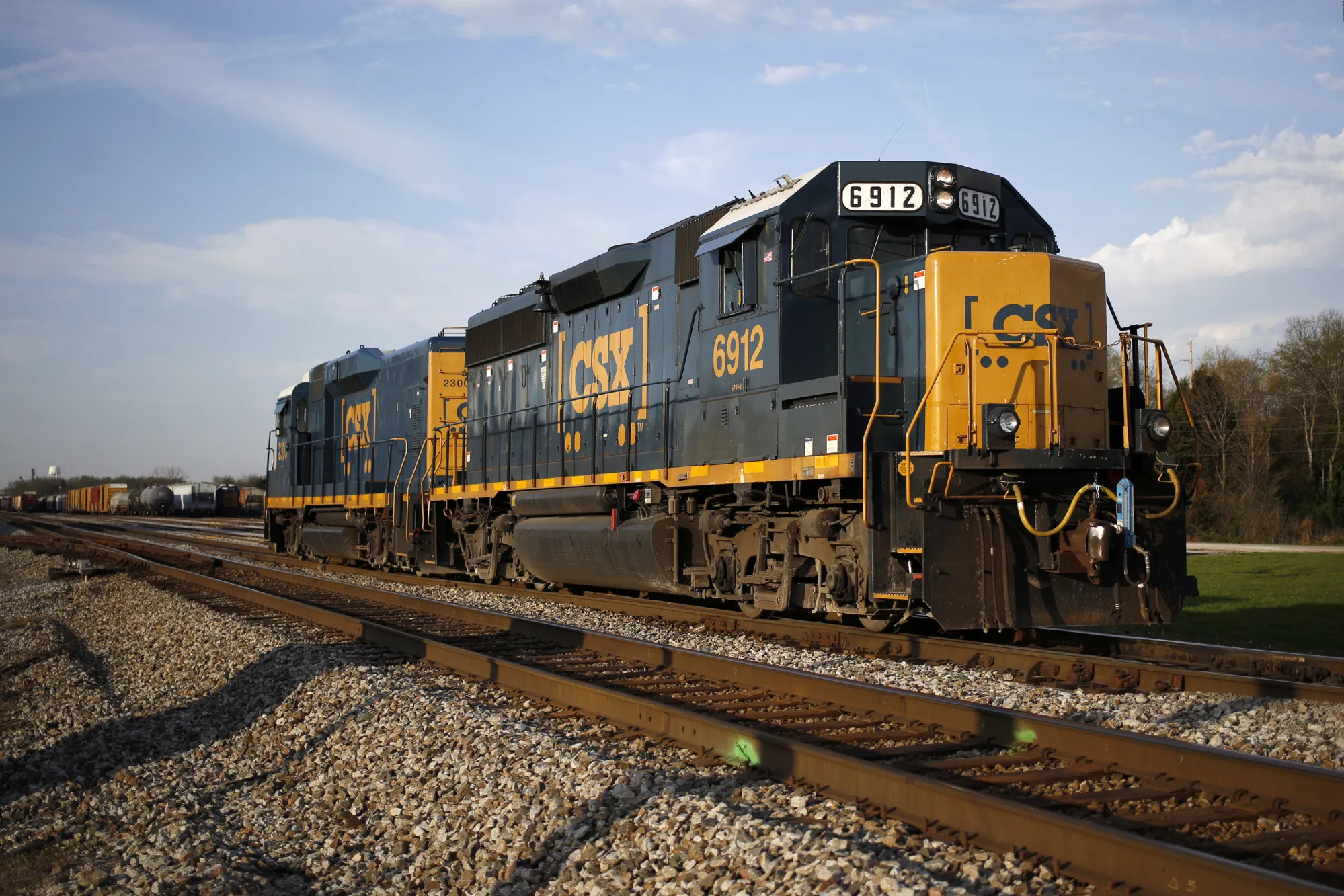 A CSX freight train locomotive&nbsp;parked at a rail yard in Bowling Green, Kentucky.