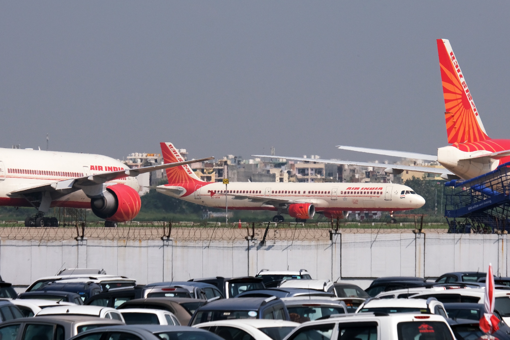 Full body scanner trial stopped at Delhi airport - The Sunday