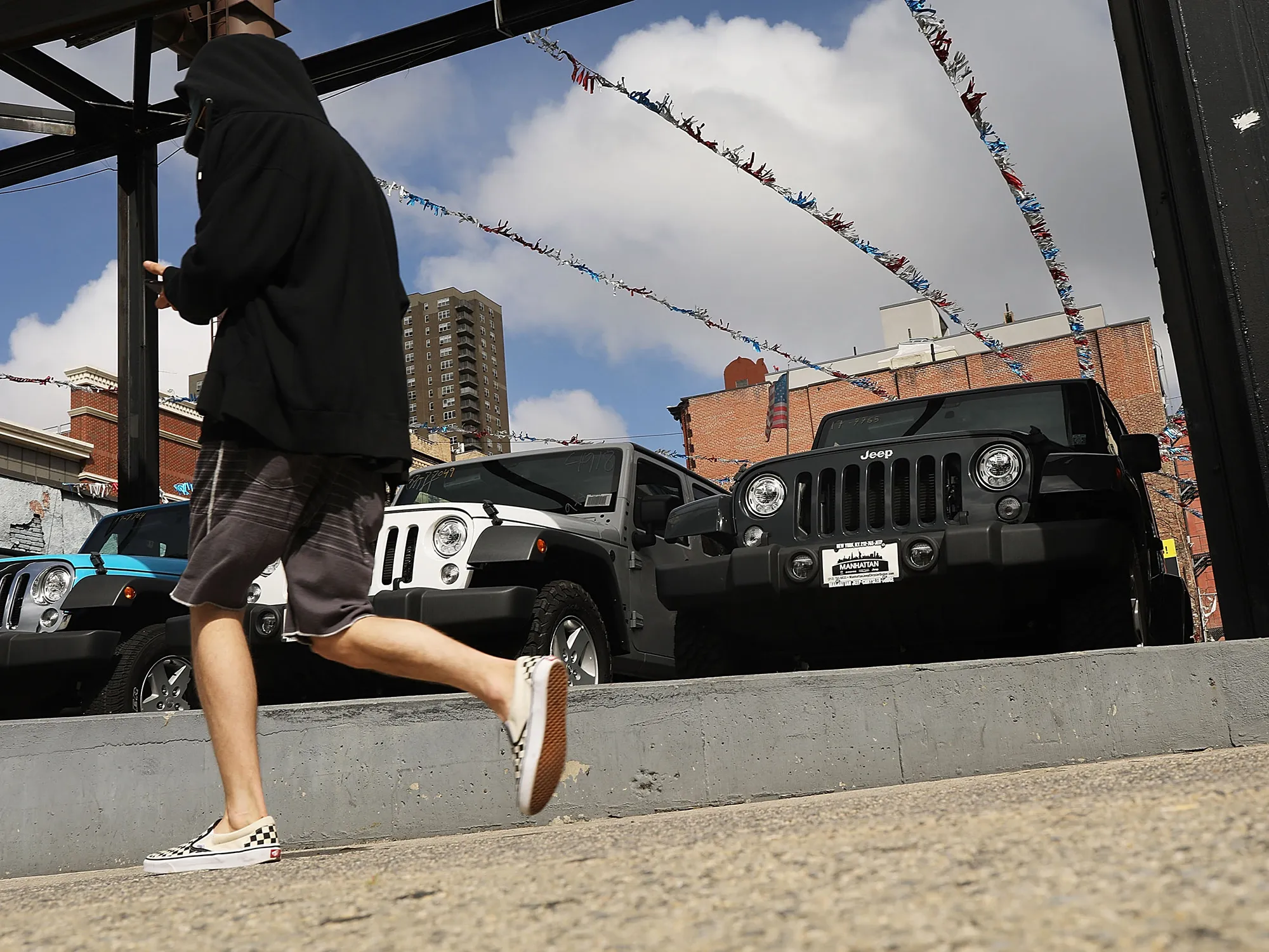 Jeep Wranglers are displayed at a dealership in New York City on&nbsp;July 23, 2018.