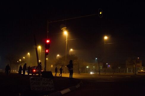 Eskom Profit Falls 49% After Power Cuts, Record Platinum Strike