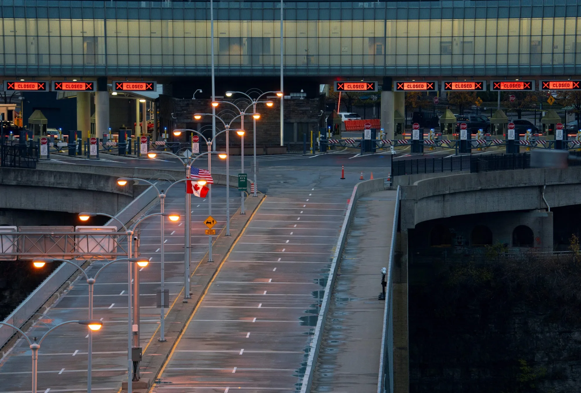 The Rainbow Bridge border crossing into the US in Niagara Falls, Ontario.