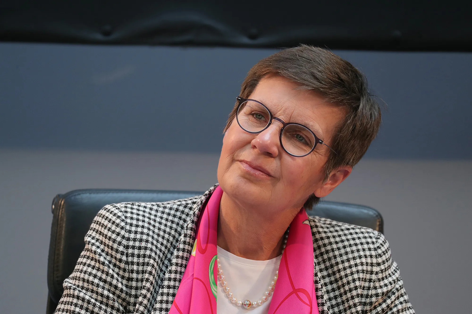 Elke Koenig, head of the European Union's (EU) Single Resolution Board, looks on during a panel discussion at the German Institute for Economic Research in Berlin (DIW) women's finance summit in Berlin, Germany, on Tuesday, May 23, 2017. Germany's business confidence rose to the highest since 1991 this month, while manufacturers saw the fastest growth in six years amid a surge in orders. Photographer: Krisztian Bocsi/Bloomberg
