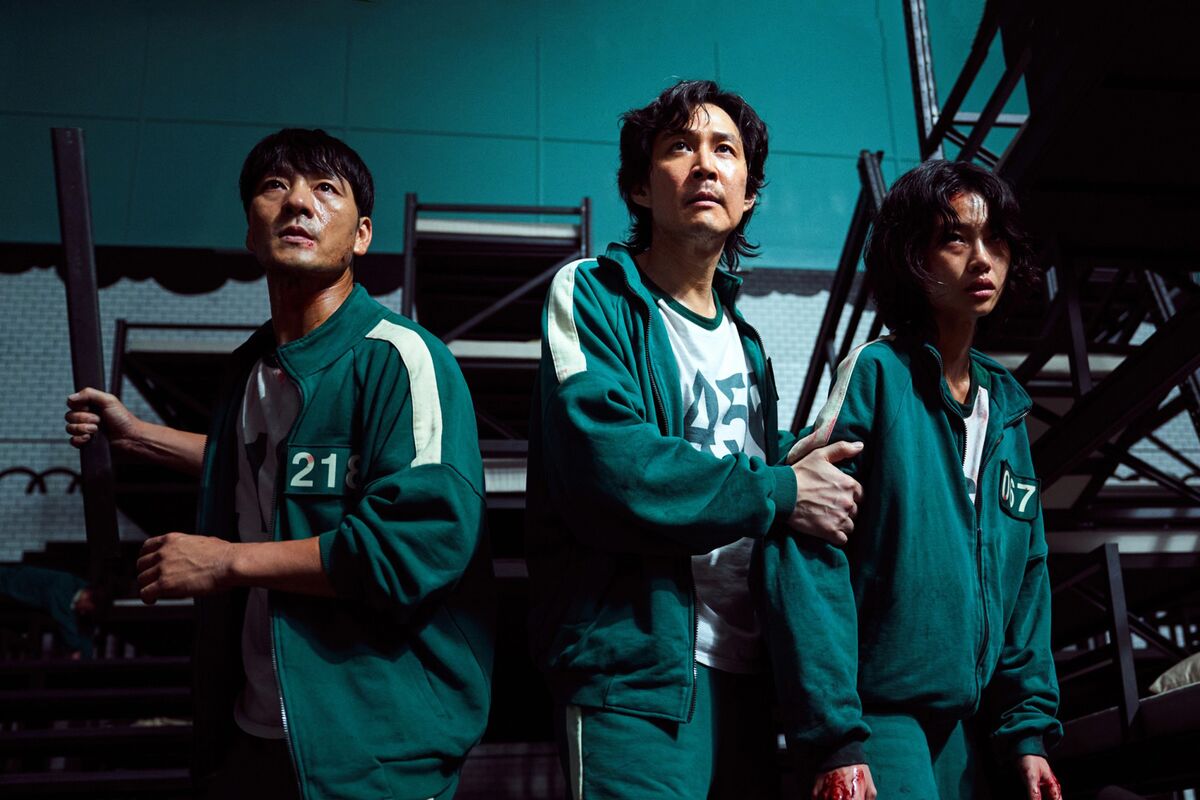 'Squid Game' Proves Netflix's Biggest Advantage Is Foreign Language TV thumbnail