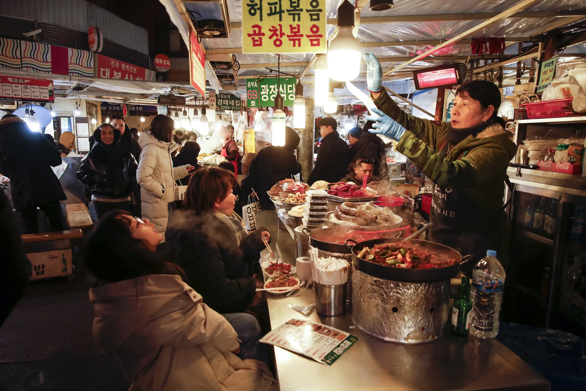 Consumer prices&nbsp;rose 2% in January from a year earlier, slowing from 2.3% in December.