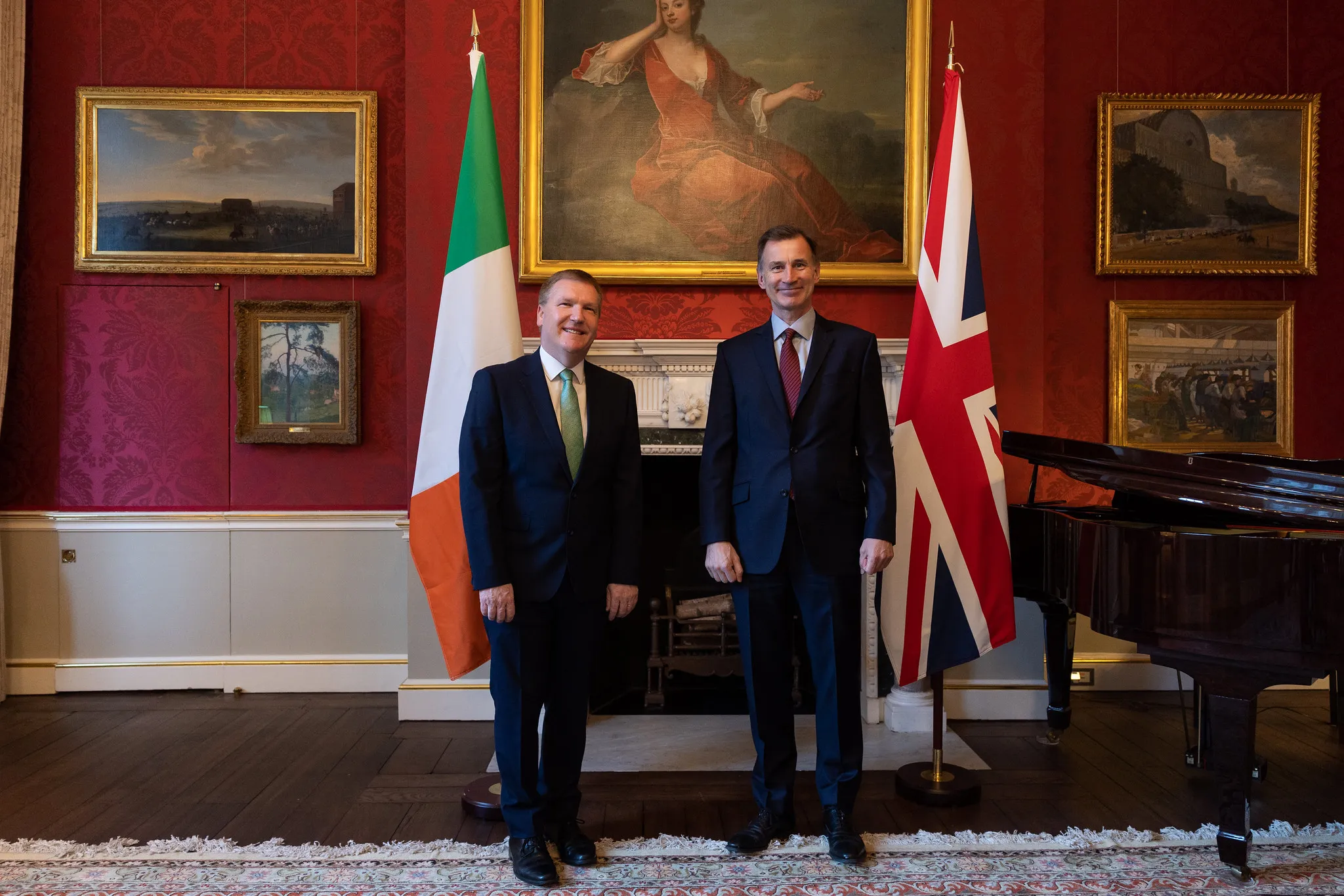Jeremy Hunt, right,&nbsp;meets Irish Finance Minister Michael McGrath in London on Jan. 26.