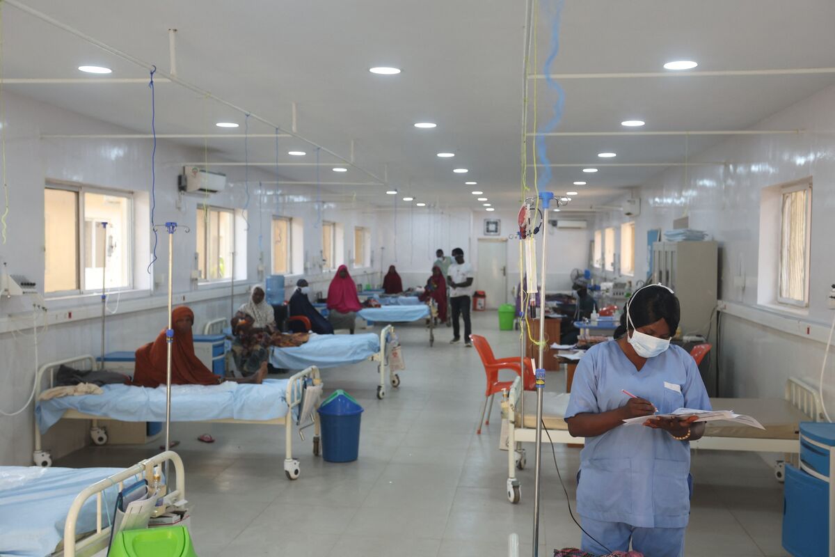 bloomberg.com - Janice Kew - Ebola Evacuation to Switzerland Puts Nigeria Healthcare in Focus