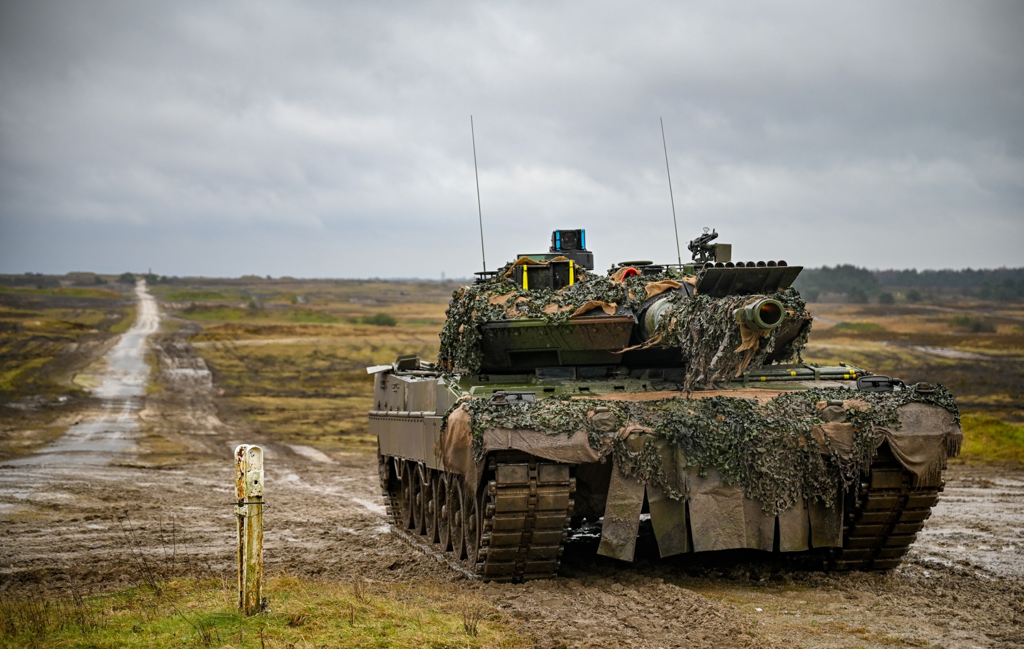 Germany Buys Tanks, Howitzers in Jumbo Defense Order - Bloomberg