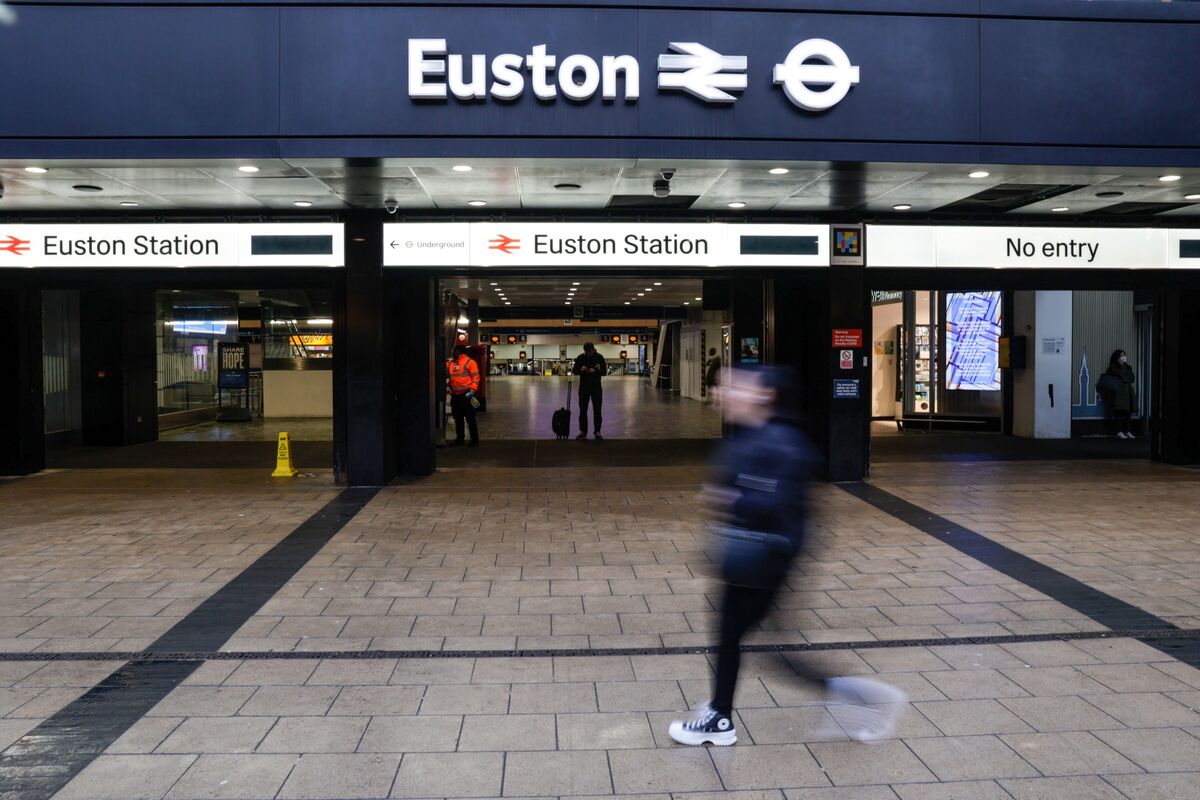 UK PM Rishi Sunak Says HS2 Rail Line Will Go to Euston Station in