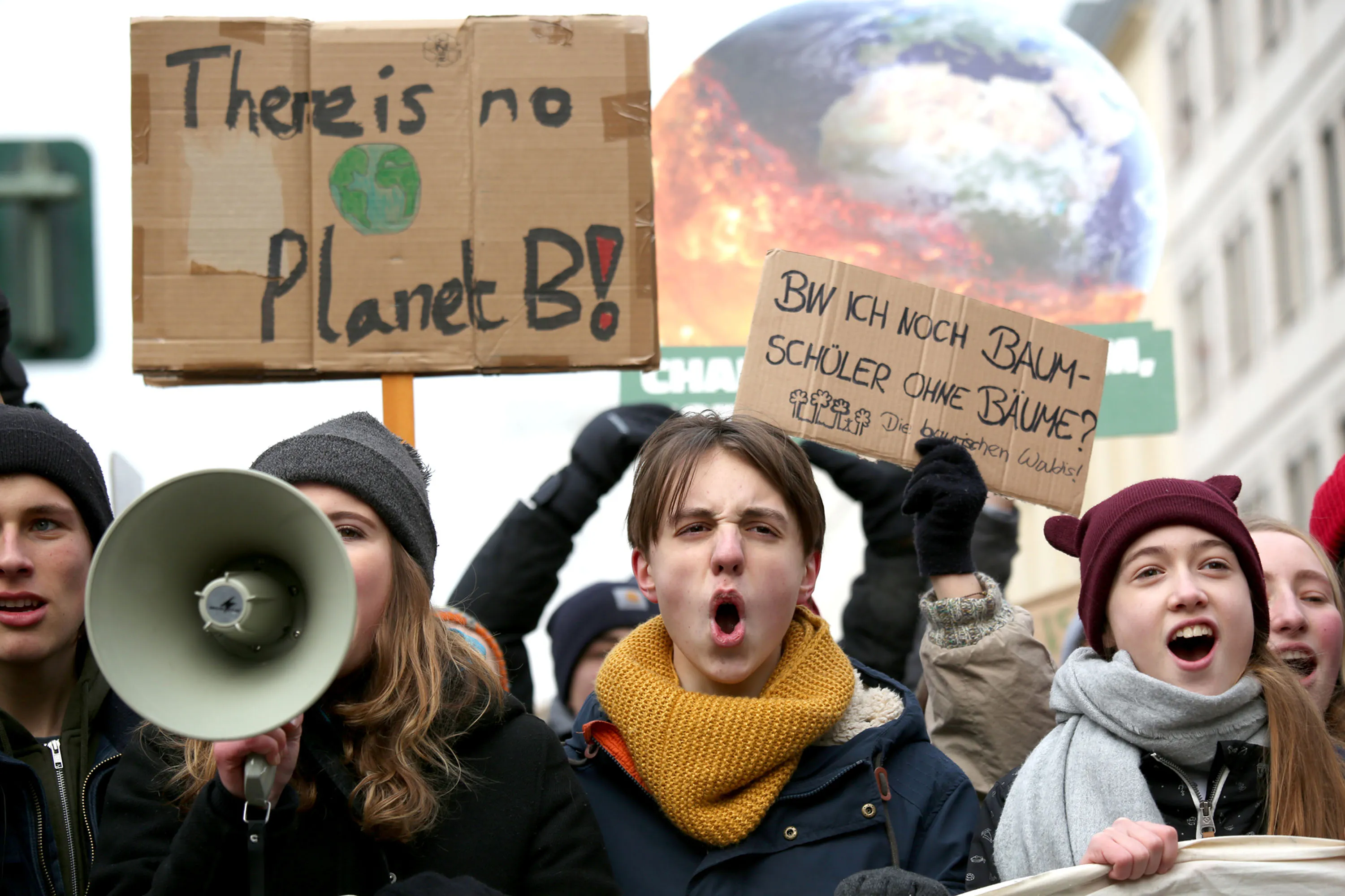 Merkel Backs `Friday for Future' Protests on Climate Change - Bloomberg