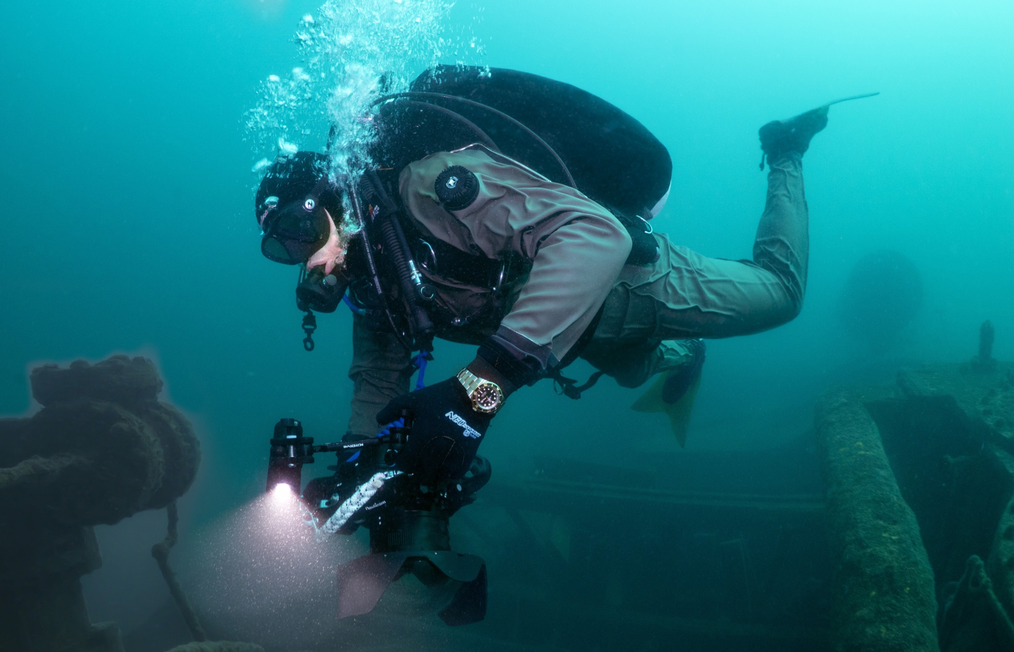 rolex submariner underwater