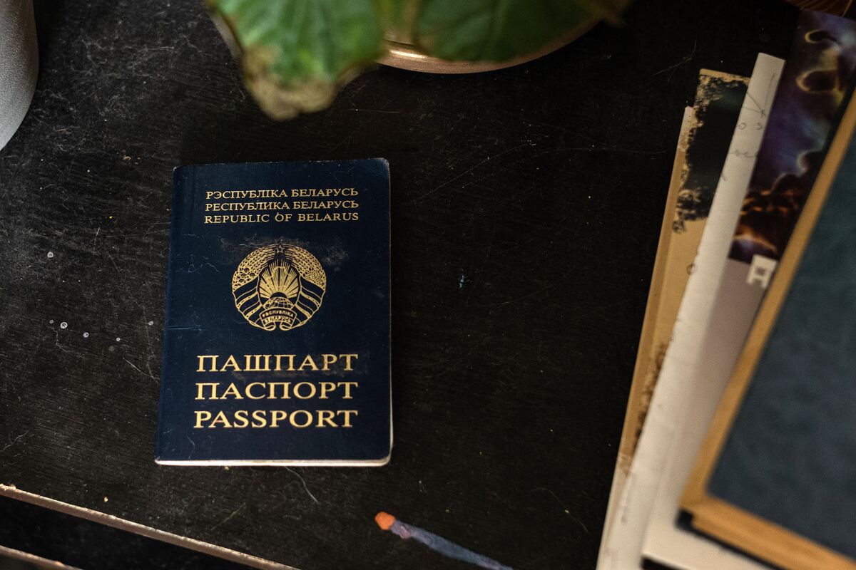 Belarusian President Lukashenko Cuts Off Exiled Enemies With Passport   1200x800 