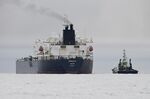 Oil tanker Eagle S outside the Porkkalanniemi, Kirkkonummi, on the Gulf of Finland on Dec.. 28.