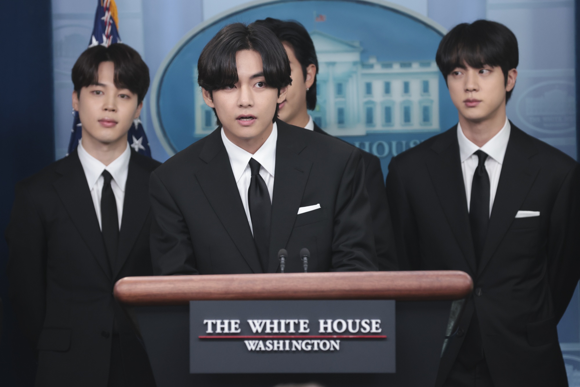 BTS Presents A Gift From The South Korean Government To The Metropolitan  Museum Of Art - Koreaboo