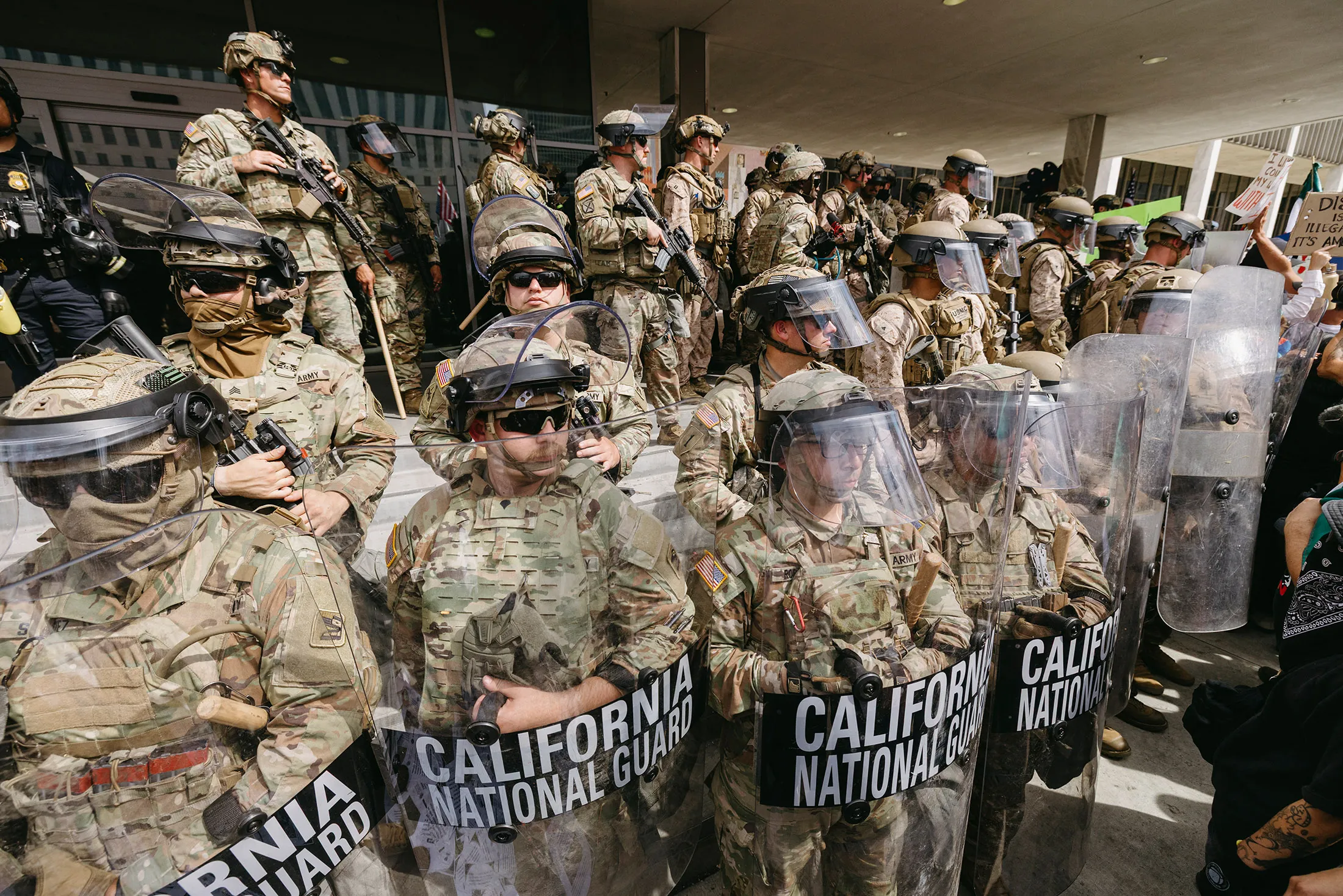 US Justice Department Urges Appeals Court to Allow National Guard in LA - Bloomberg