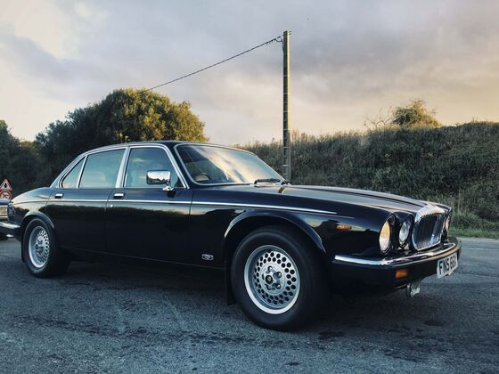 A Jaguar XJ Is the Coolest Vintage Car You Can Actually Afford to Buy