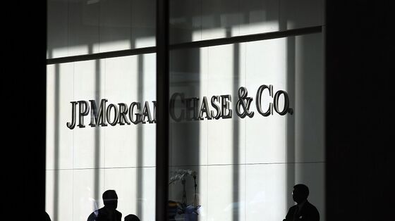 JPMorgan Sees Investment-Banking Fees Up 35% in Fourth Quarter