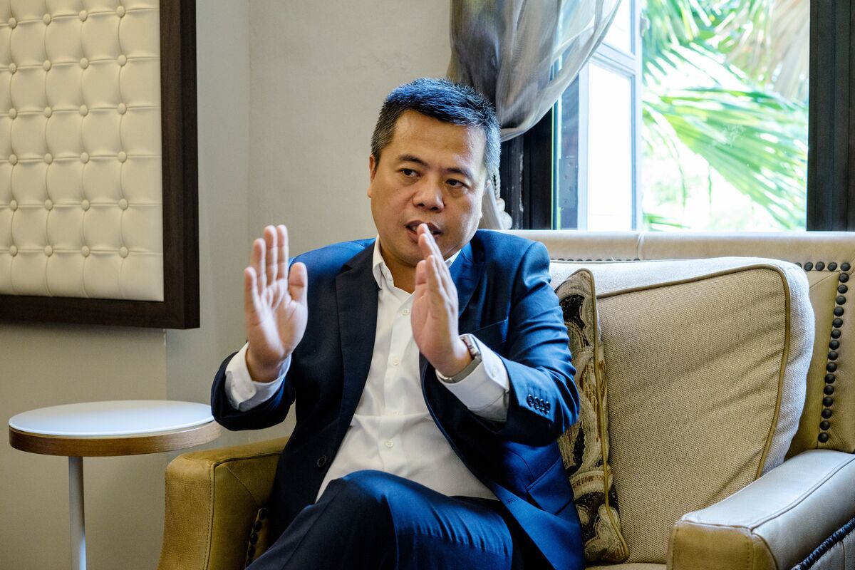 Chinese billionaire Chen Tianqiao says his startup MiroMind is adding strict "firewalls" between its Chinese and US businesses, as China blocked Manus' sale (Bloomberg)