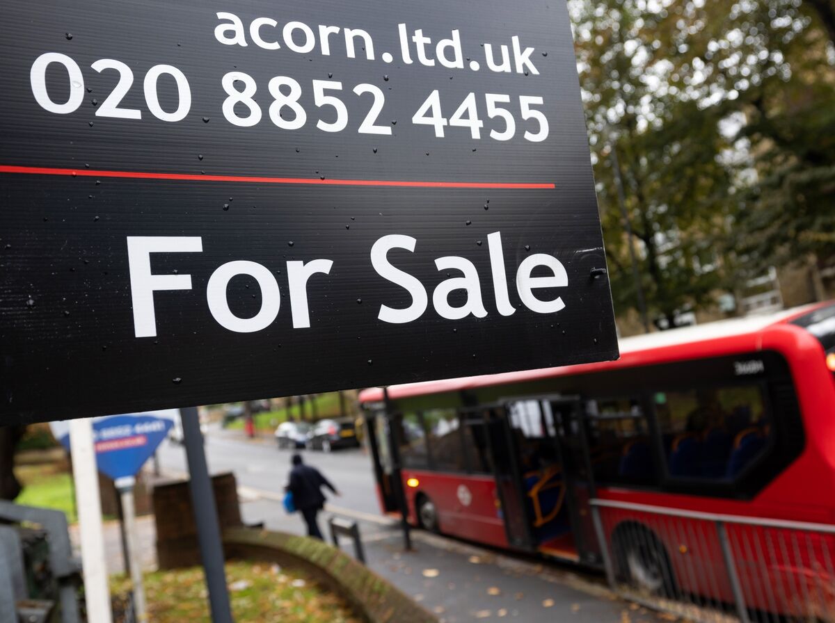 UK House Prices Stabilizing After Drop, Halifax Says Bloomberg