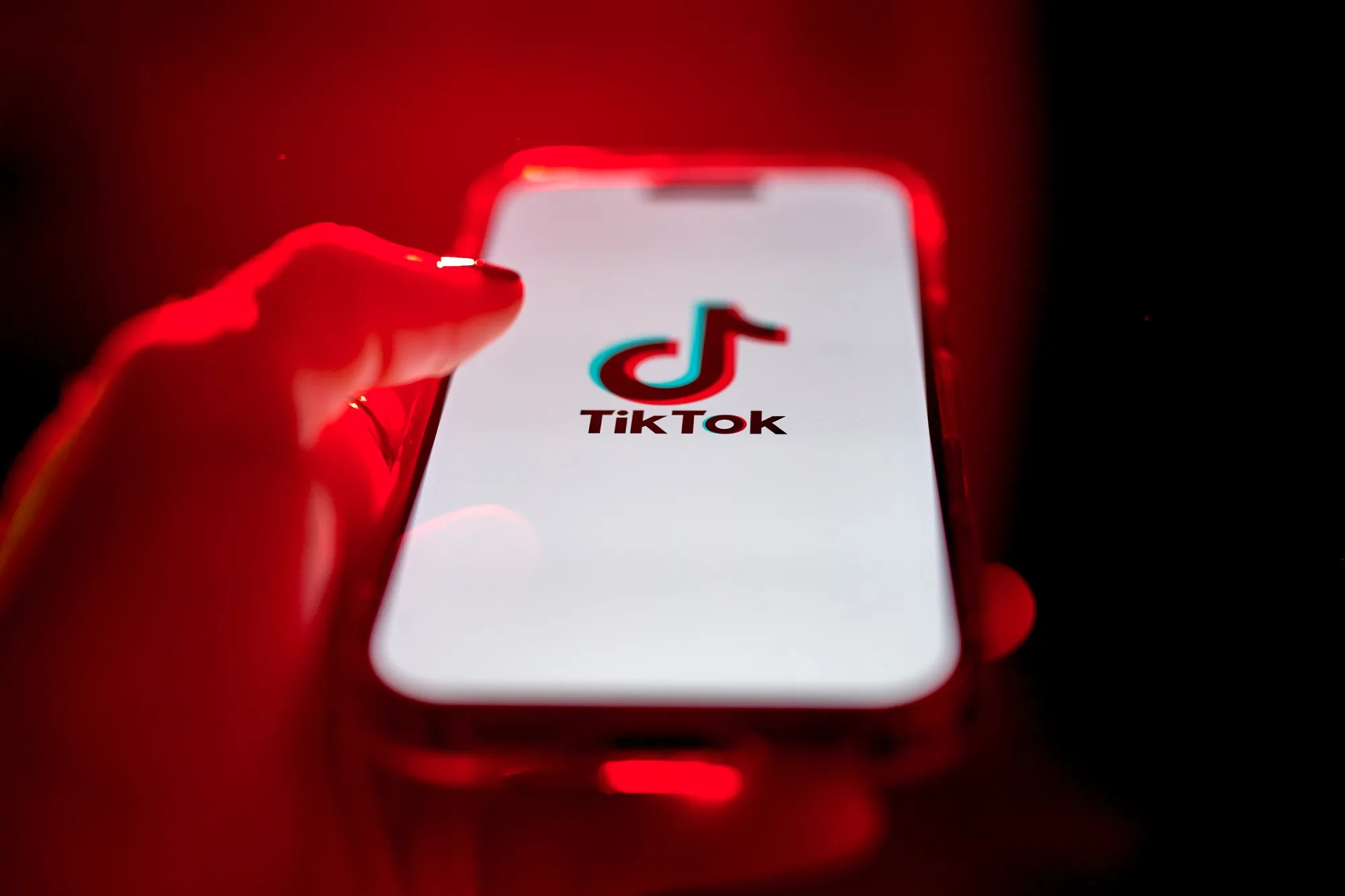 ByteDance Aims to Match Meta Sales in 2025 as TikTok Gains Steam - Bloomberg