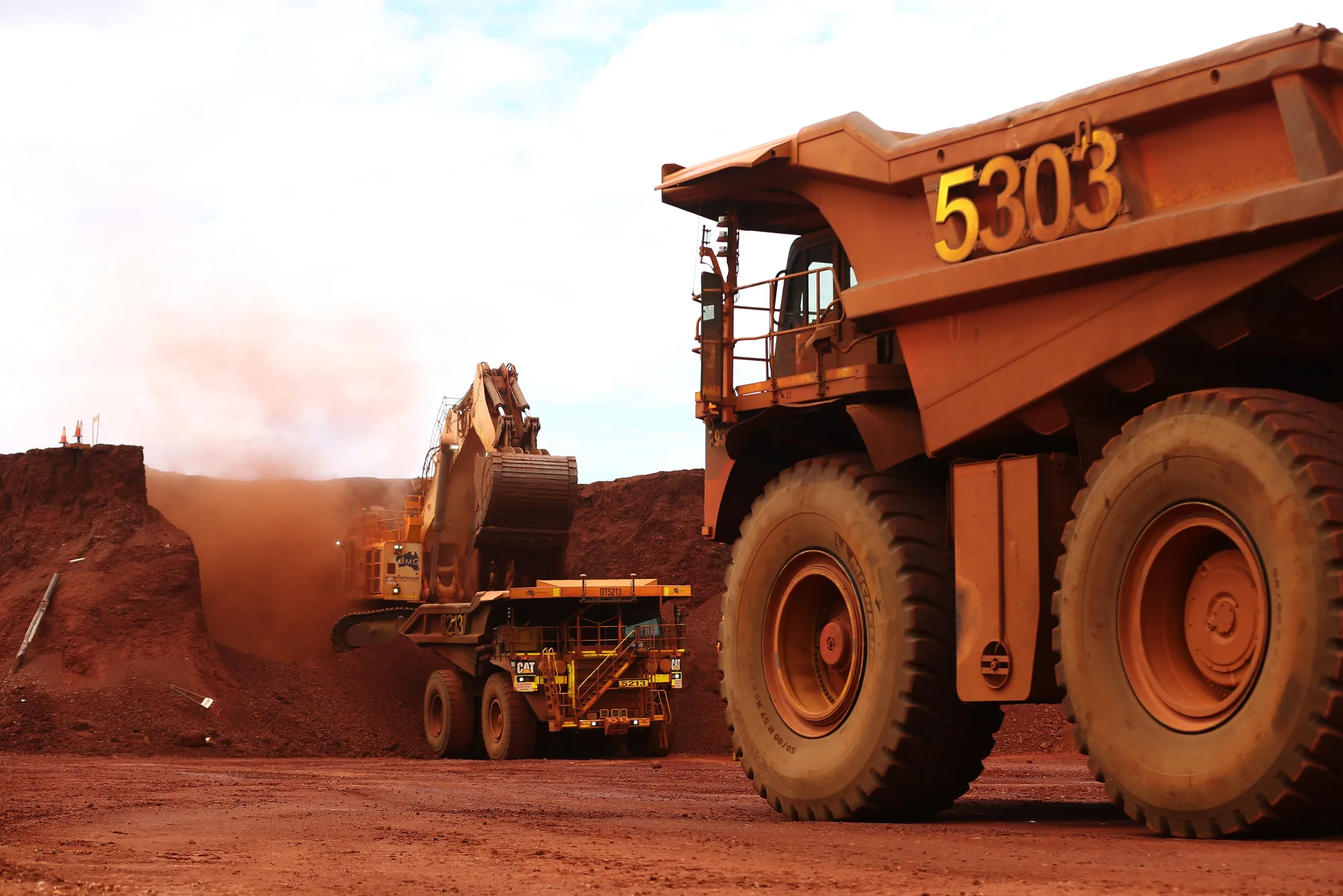 Fortescue Electrifies Iron Ore Trucks in $2.8 Billion Deal - Bloomberg