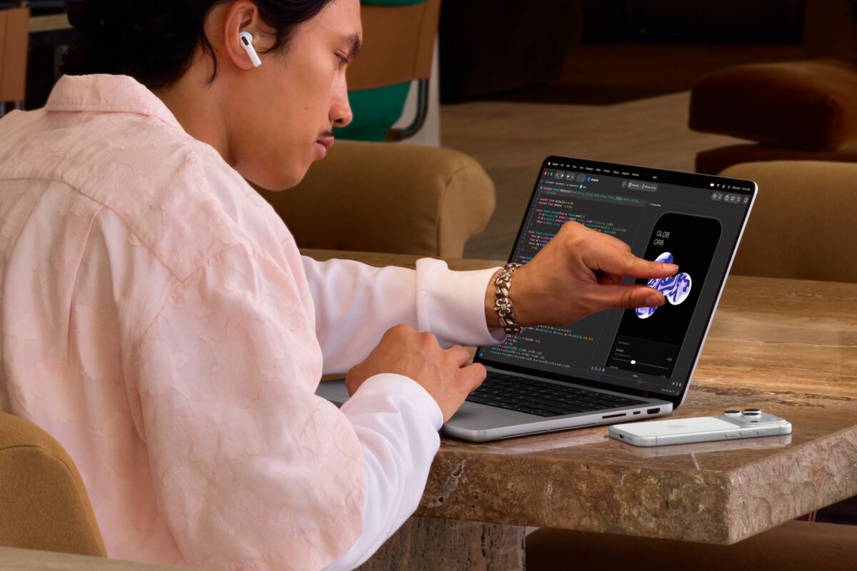 Apple Unveils Touch-Screen MacBook Pro, Marking Shift From Jobs Era