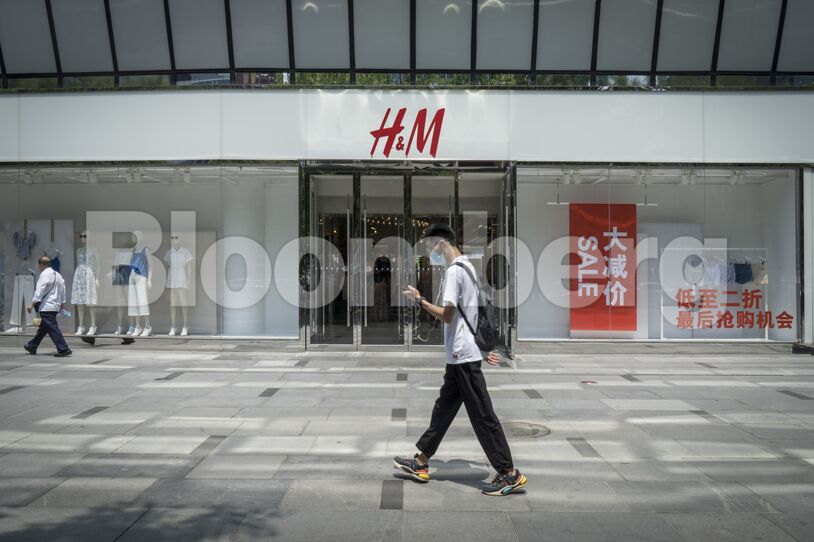 Shoppers In Beijing As China’s Economy Returned to Growth Last Quarter