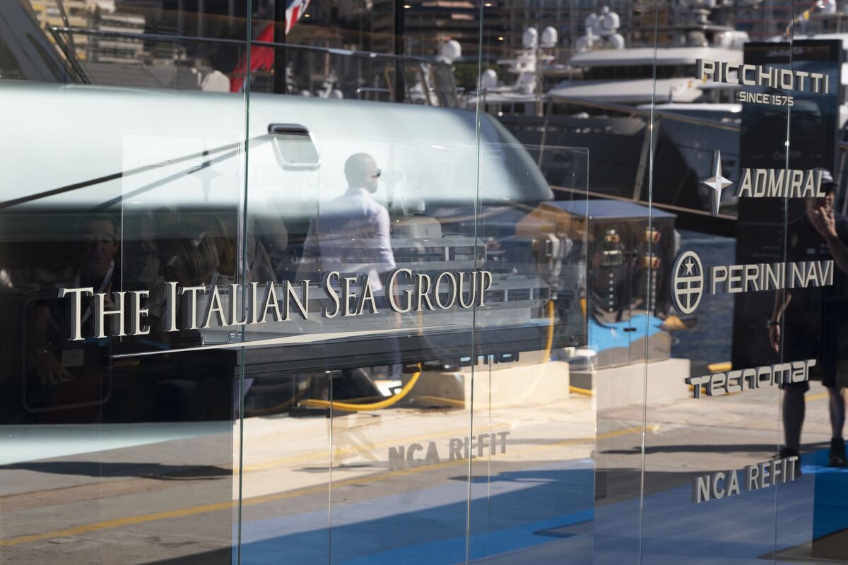 Yachtmaker Seeks €180 Million From Clients Waiting for Boats