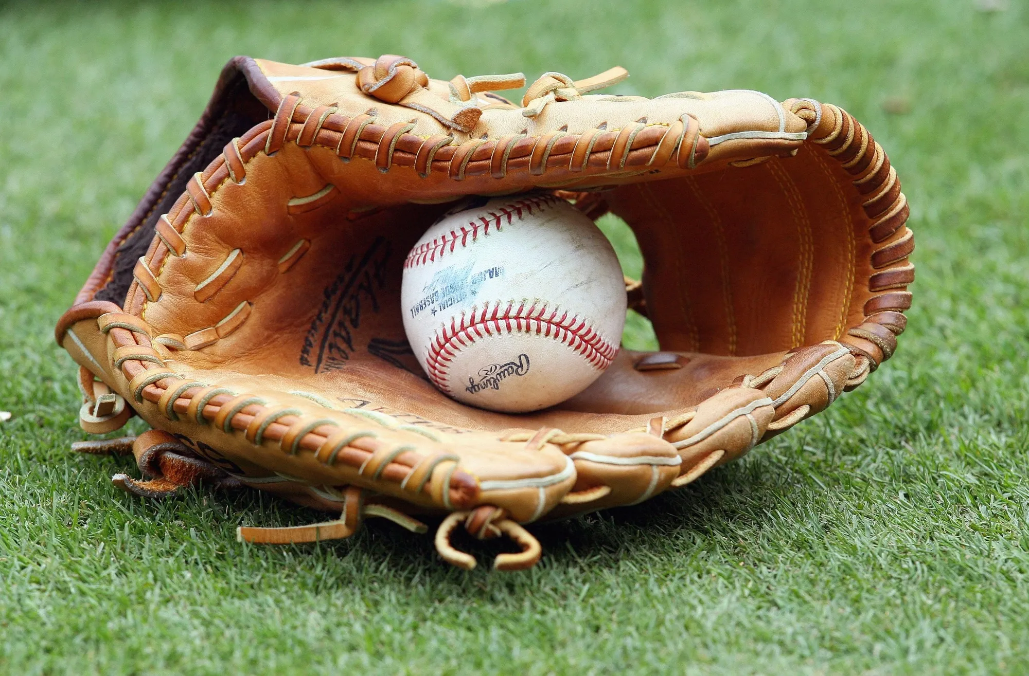 The agreements shorten the duration of Diamond’s broadcasting deals with the MLB clubs, which will now expire following the 2024 season.