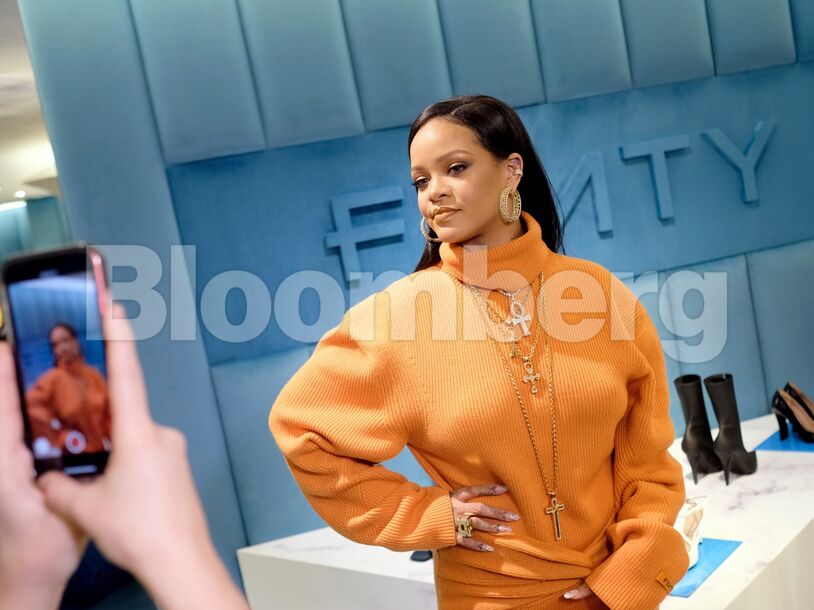 Robyn Rihanna Fenty And Linda Fargo Celebrate The Launch Of FENTY At Bergdorf Goodman
