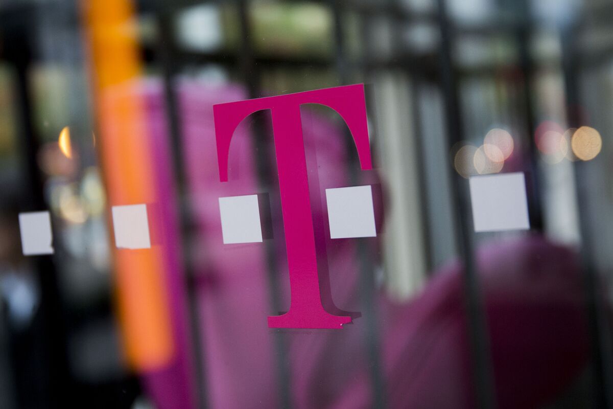 bloomberg.com - Scott Moritz - T-Mobile Aims First Wireless Broadband Service at Rural Homes