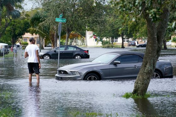Florida Faces Hurricane Warning as Eta Strengthens