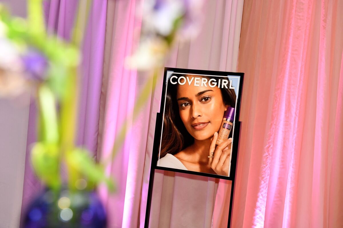 Coty Slides After Pulling Fiscal 2026 Guidance