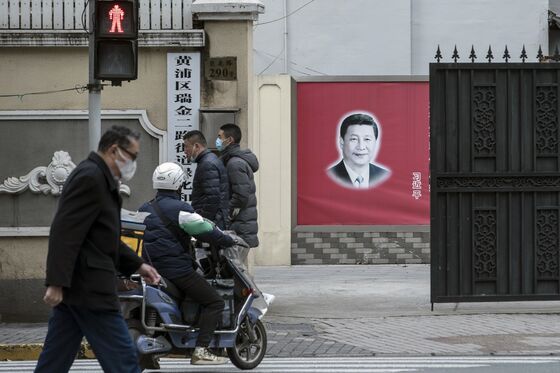 China Revels in U.S. Virus Missteps, Helping Xi Win Back Trust