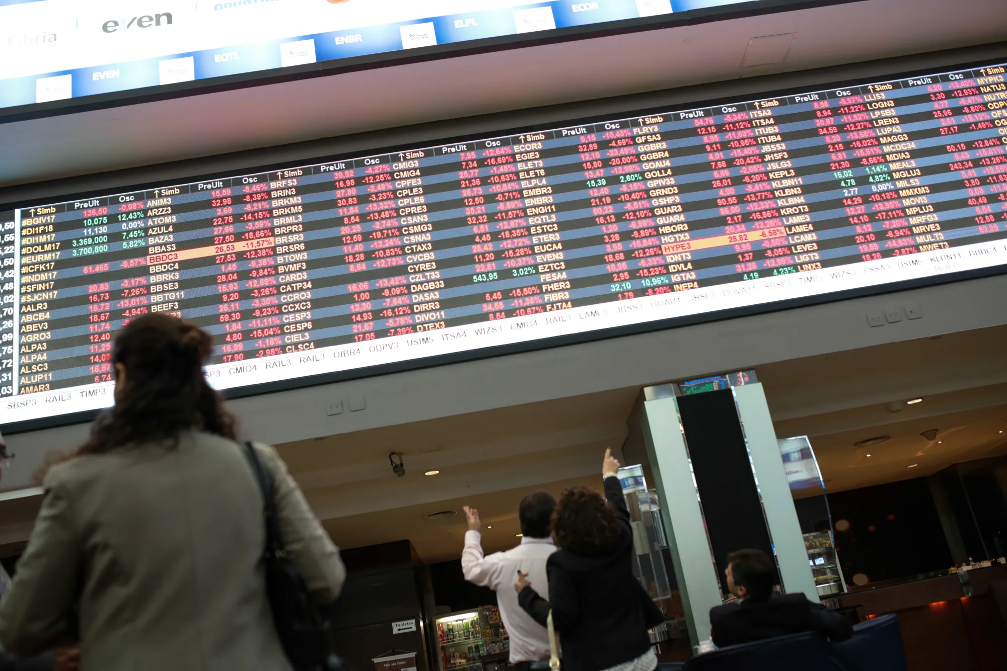 Brazilian Stocks Plunge Amid Government Crisis 