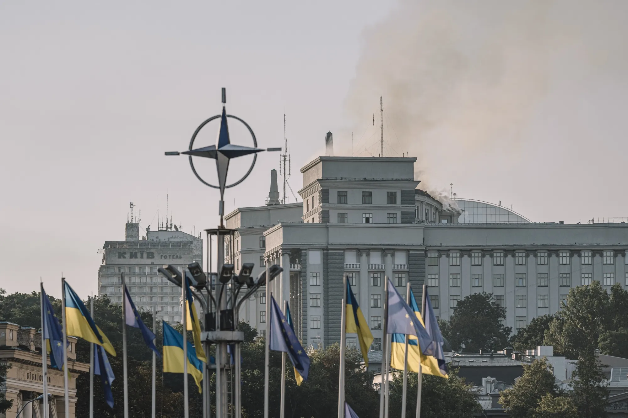 Ukraine Offers to Replace Growth-Linked Warrants With Bonds - Bloomberg