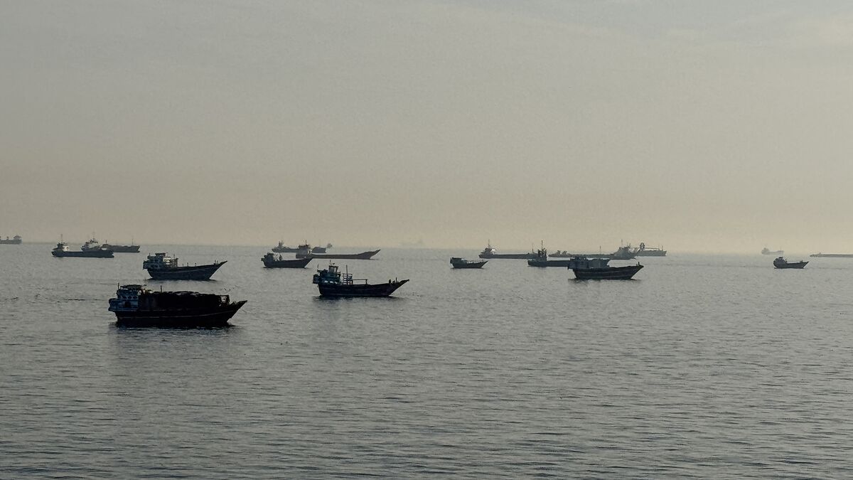 bloomberg.com - Alex Longley - Hormuz Reopening Is Quickly Flooding Oil Markets With Supply