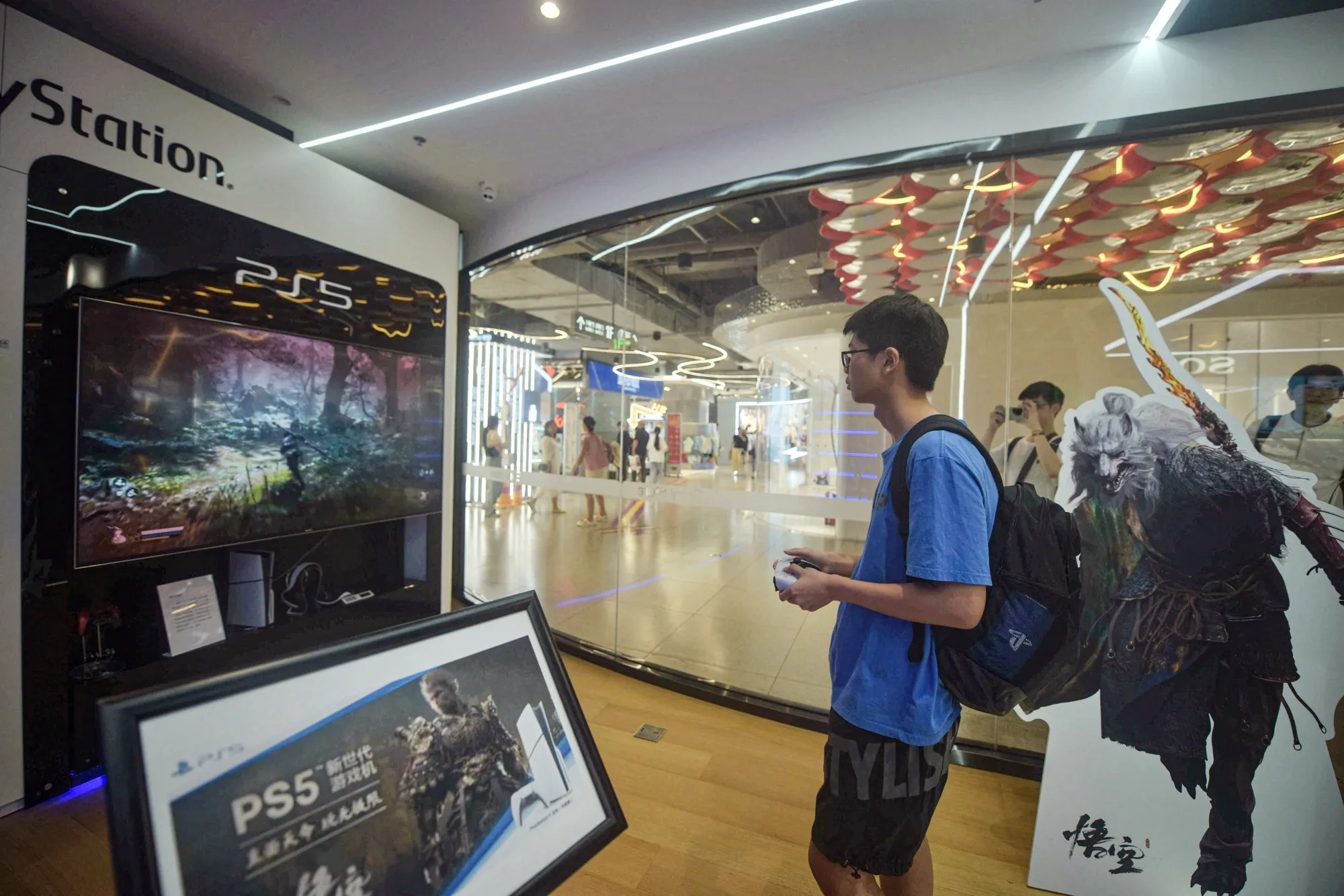 A man plays 'Black Myth: Wukong'&nbsp;during its launch day in Hangzhou on Aug.&nbsp;20.