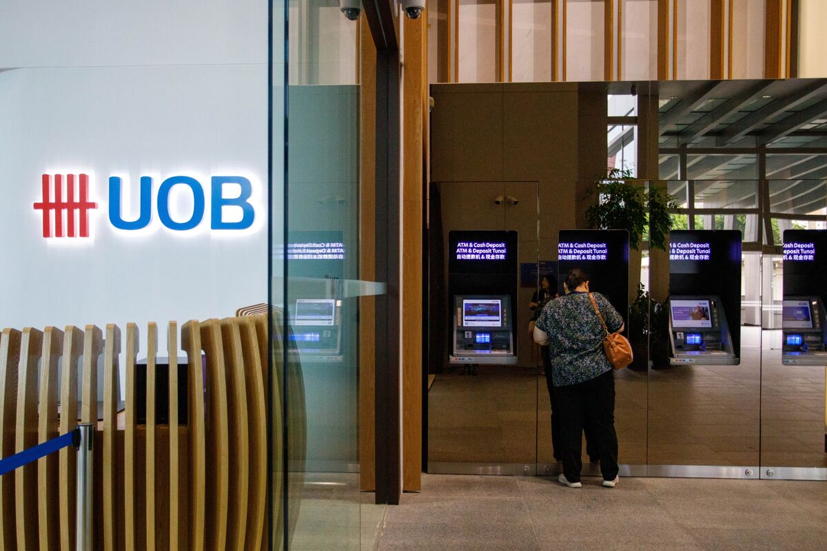 UOB, Maybank Cut Malaysia Growth Forecasts on Trump Tariffs - Bloomberg