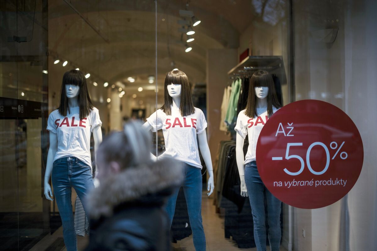 Czech Inflation Slows as Policymakers Weigh Domestic Price Risks