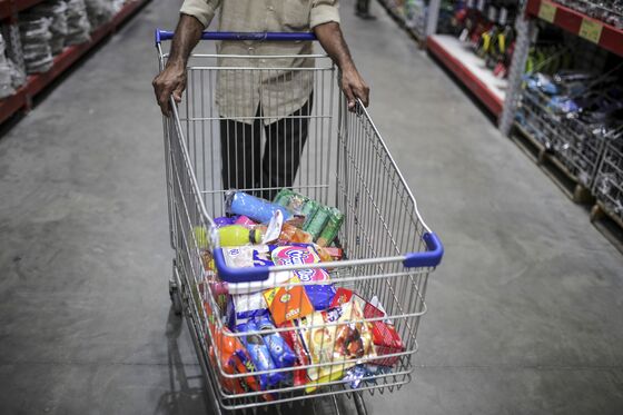 Walmart’s Traditional Victims Become Its Allies in India