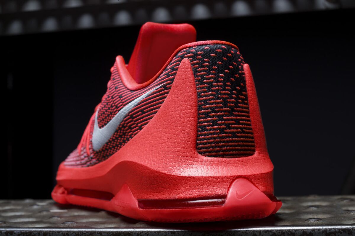 fumar recuperación cafetería Kevin Durant Reveals the Nike KD8, Channels Inner Saber-Toothed Tiger -  Bloomberg