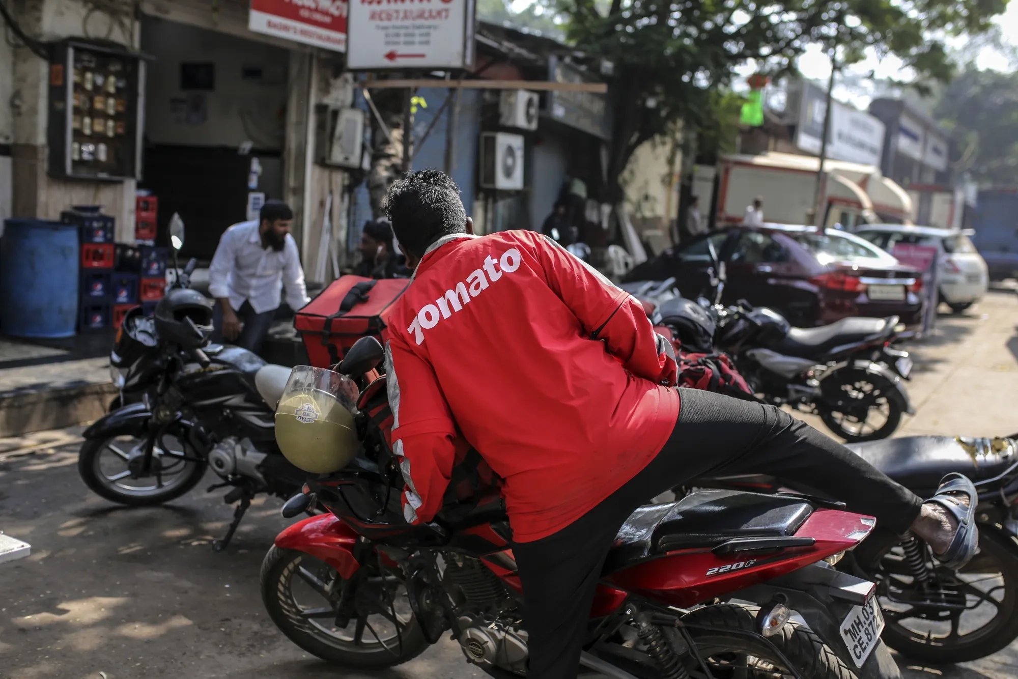 Uber Sells India Food Business To Rival Zomato To Cut Losses 