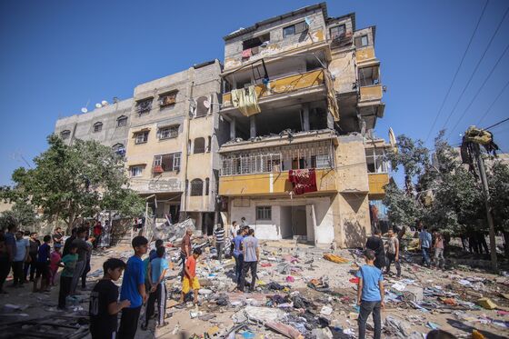 Israel, Hamas Fighting Intensifies as Biden Calls for Calm